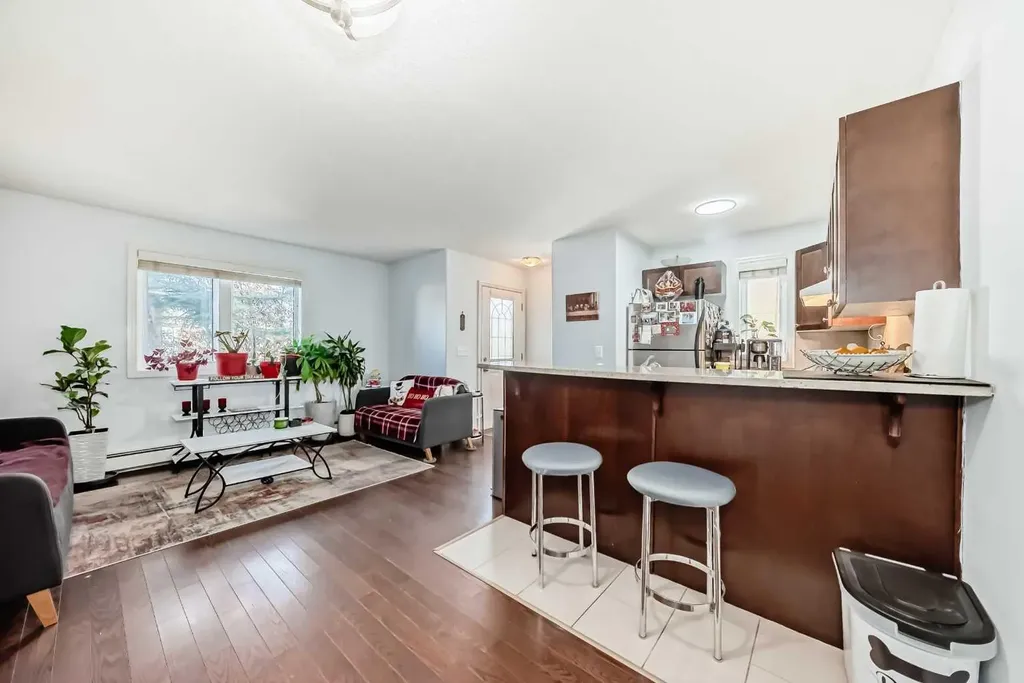 7716 Bowness Road NW Calgary AB T3B 0H1