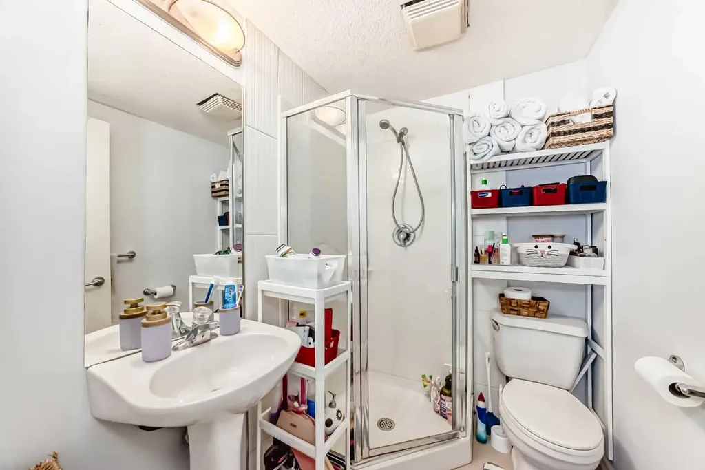 7716 Bowness Road NW Calgary AB T3B 0H1