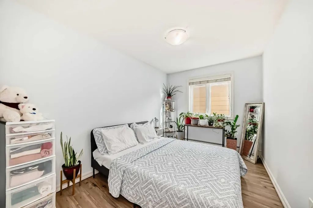 7716 Bowness Road NW Calgary AB T3B 0H1