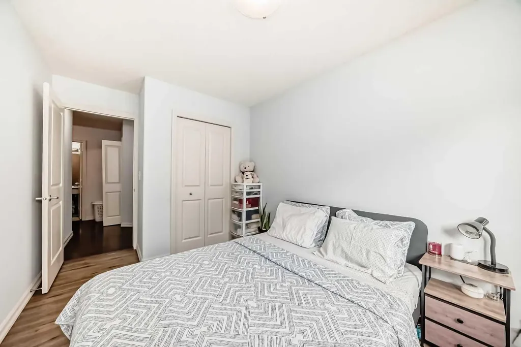 7716 Bowness Road NW Calgary AB T3B 0H1