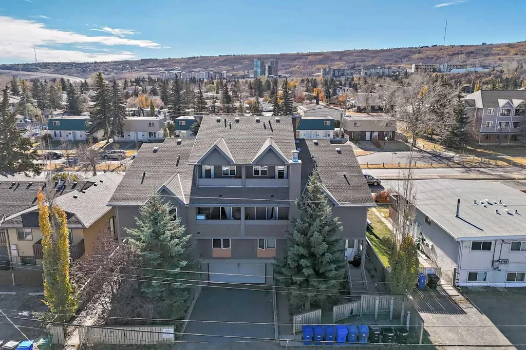 7716 Bowness Road NW Calgary AB T3B 0H1