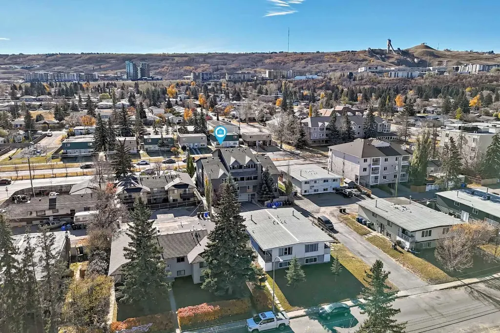 7716 Bowness Road NW Calgary AB T3B 0H1