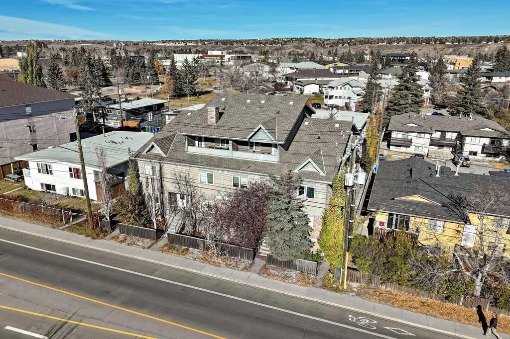 7716 Bowness Road NW Calgary AB T3B 0H1