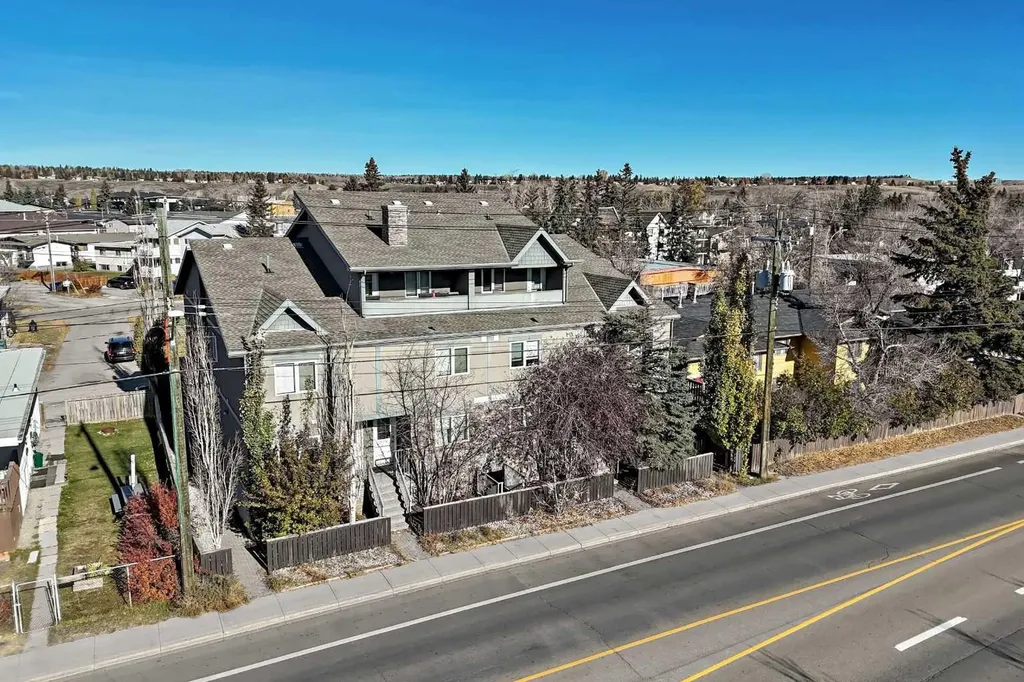 7716 Bowness Road NW Calgary AB T3B 0H1