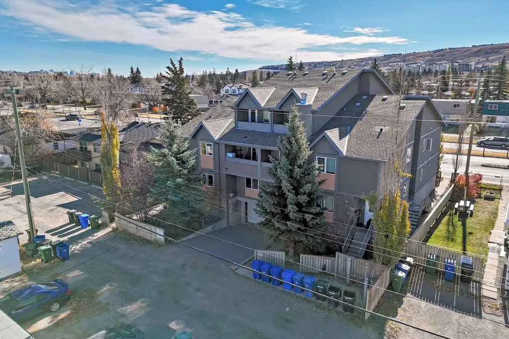7716 Bowness Road NW Calgary AB T3B 0H1