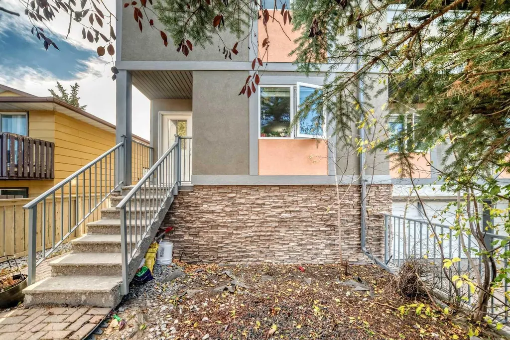 7716 Bowness Road NW Calgary AB T3B 0H1