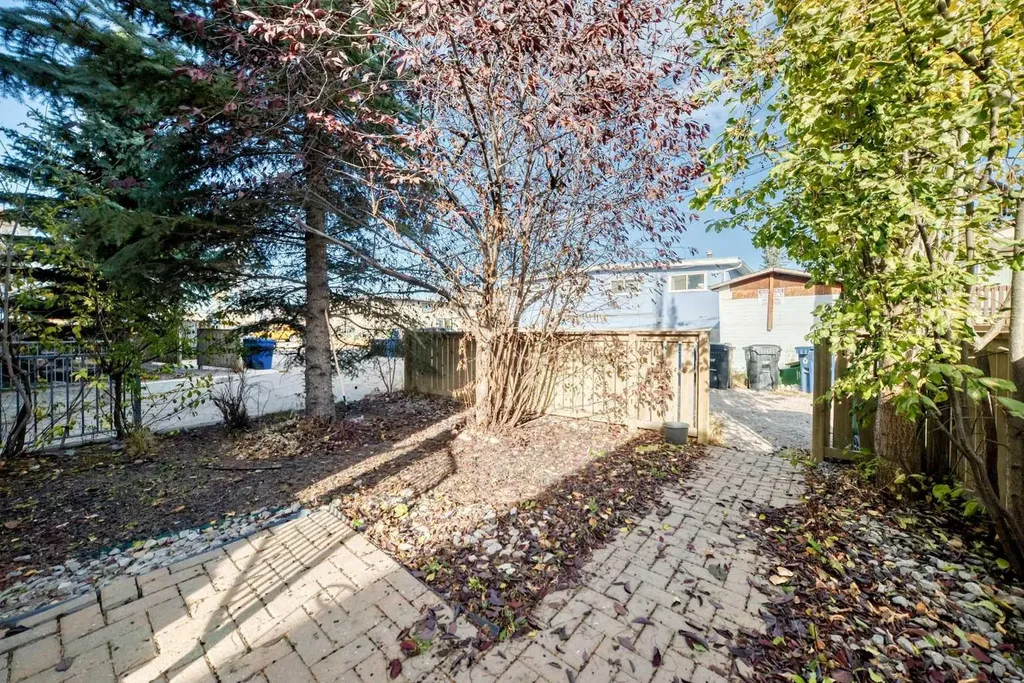 7716 Bowness Road NW Calgary AB T3B 0H1