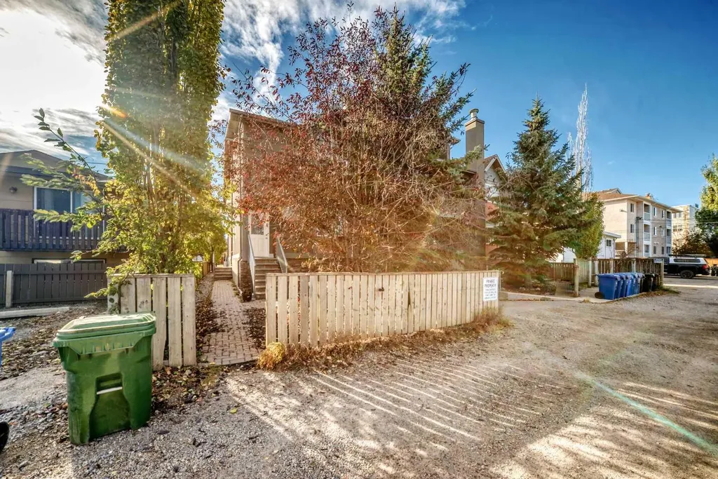 7716 Bowness Road NW Calgary AB T3B 0H1