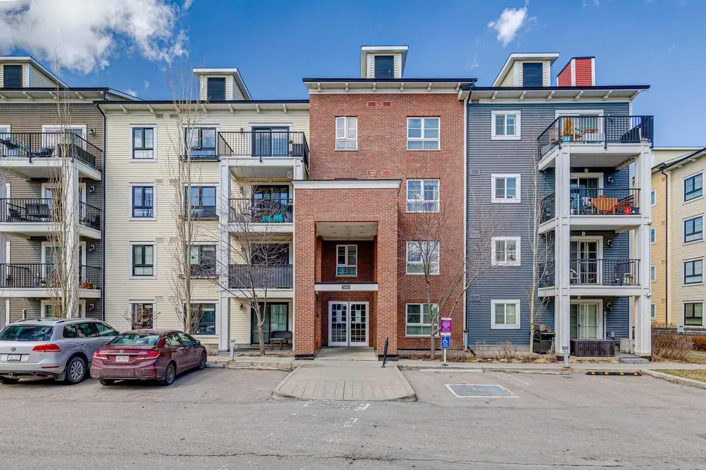 279 Copperpond Common SE Calgary AB T2Z 1J1