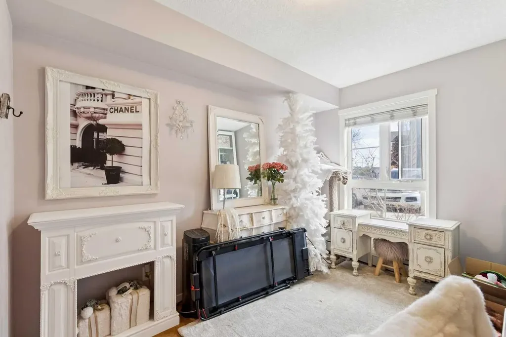 279 Copperpond Common SE Calgary AB T2Z 1J1