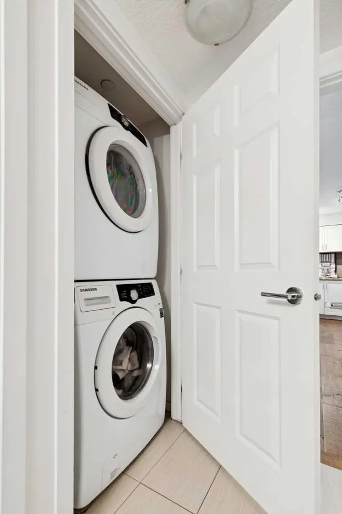 279 Copperpond Common SE Calgary AB T2Z 1J1