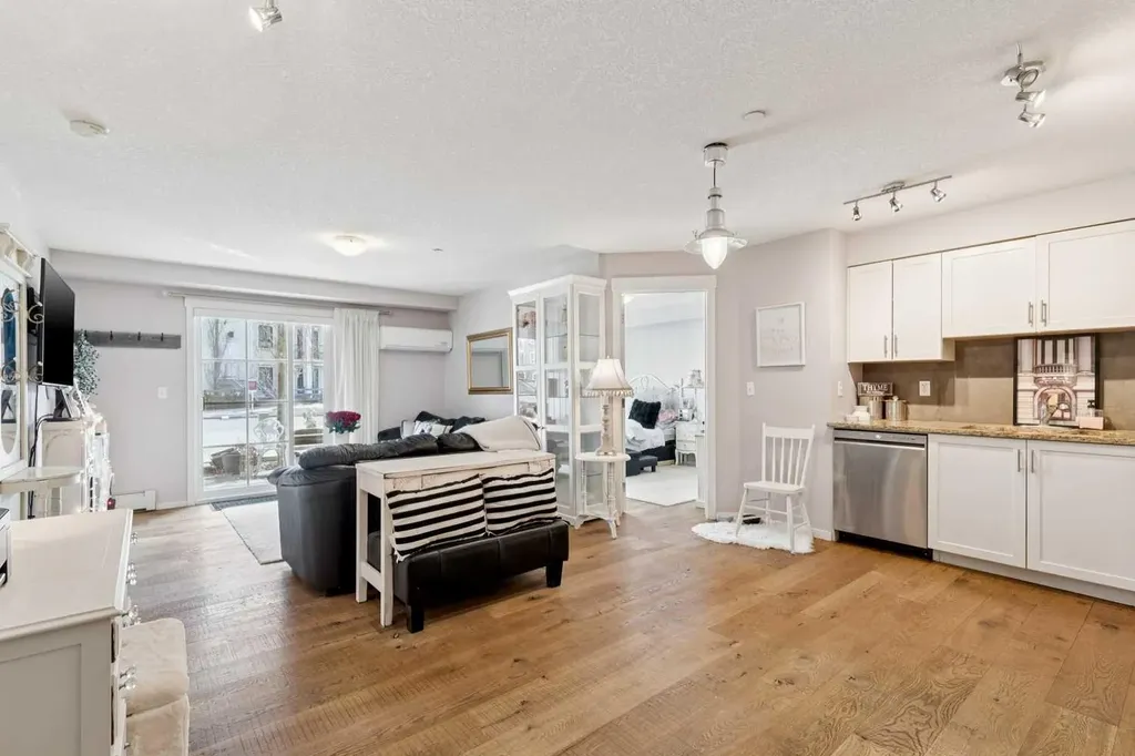 279 Copperpond Common SE Calgary AB T2Z 1J1
