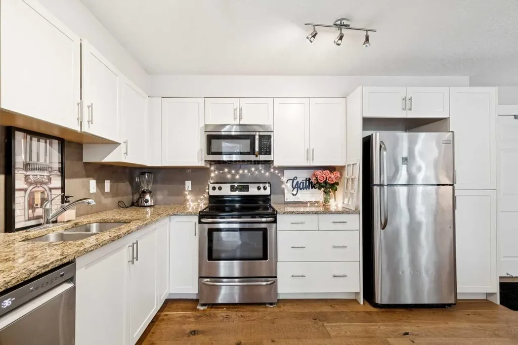 279 Copperpond Common SE Calgary AB T2Z 1J1