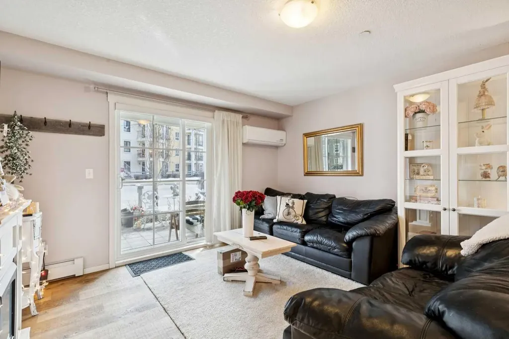 279 Copperpond Common SE Calgary AB T2Z 1J1