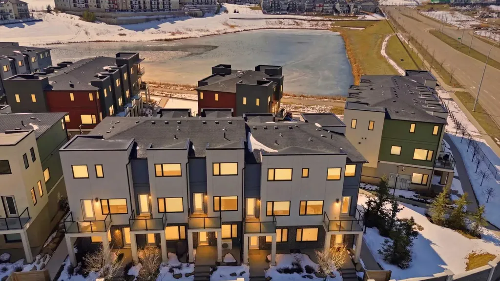 218 Sherwood Square NW Calgary AB T3R 0Y2