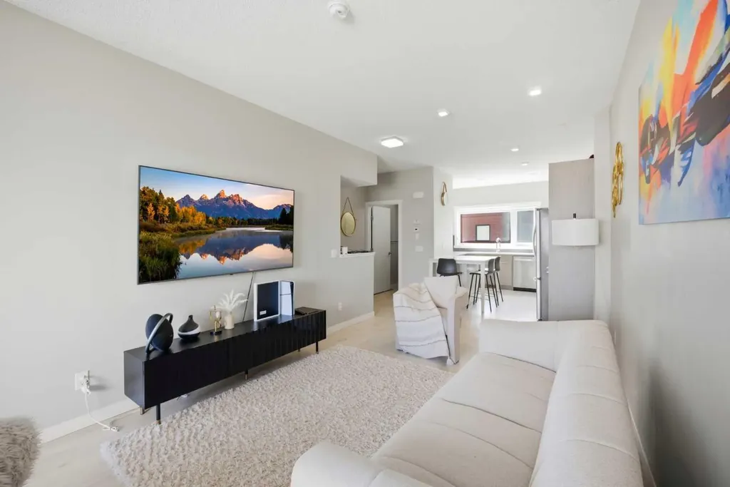 218 Sherwood Square NW Calgary AB T3R 0Y2