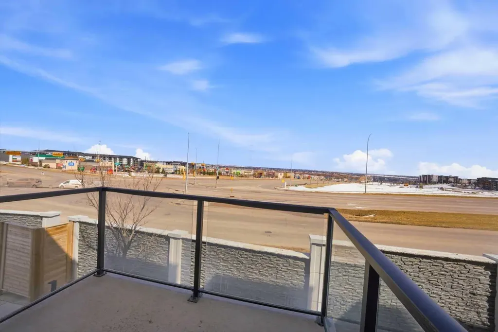 218 Sherwood Square NW Calgary AB T3R 0Y2