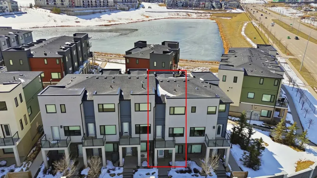 218 Sherwood Square NW Calgary AB T3R 0Y2