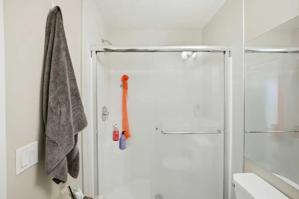 218 Sherwood Square NW Calgary AB T3R 0Y2