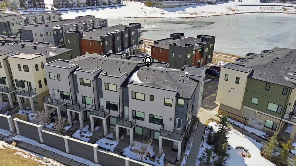 218 Sherwood Square NW Calgary AB T3R 0Y2