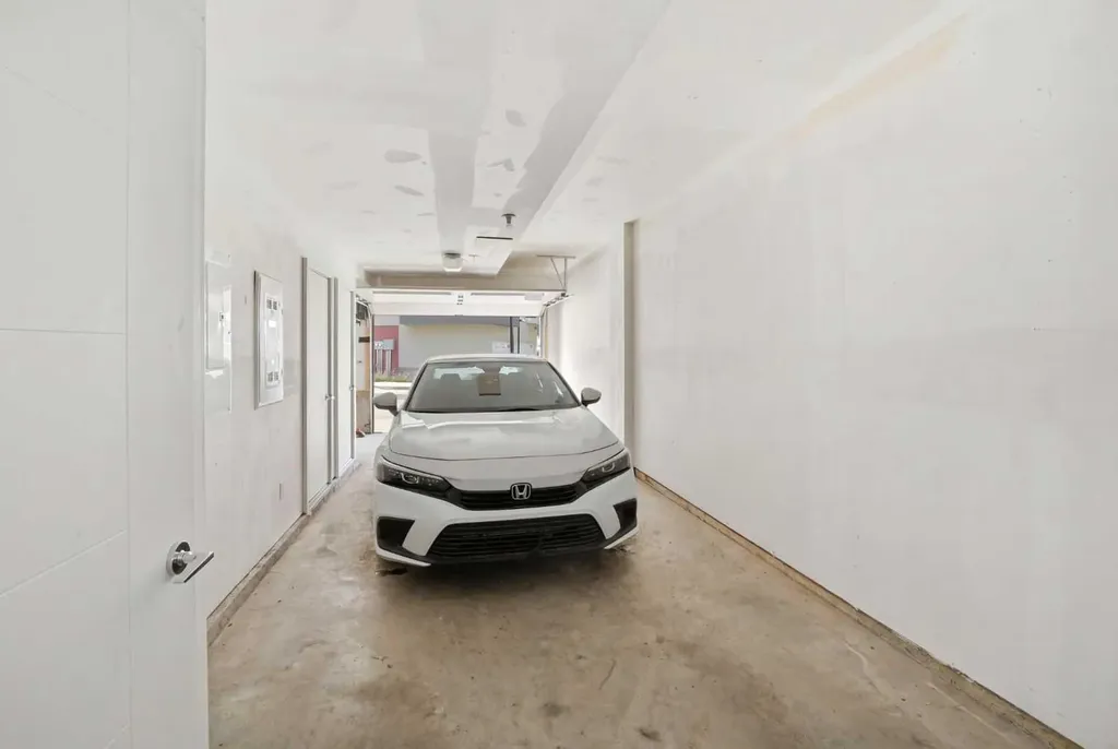 218 Sherwood Square NW Calgary AB T3R 0Y2