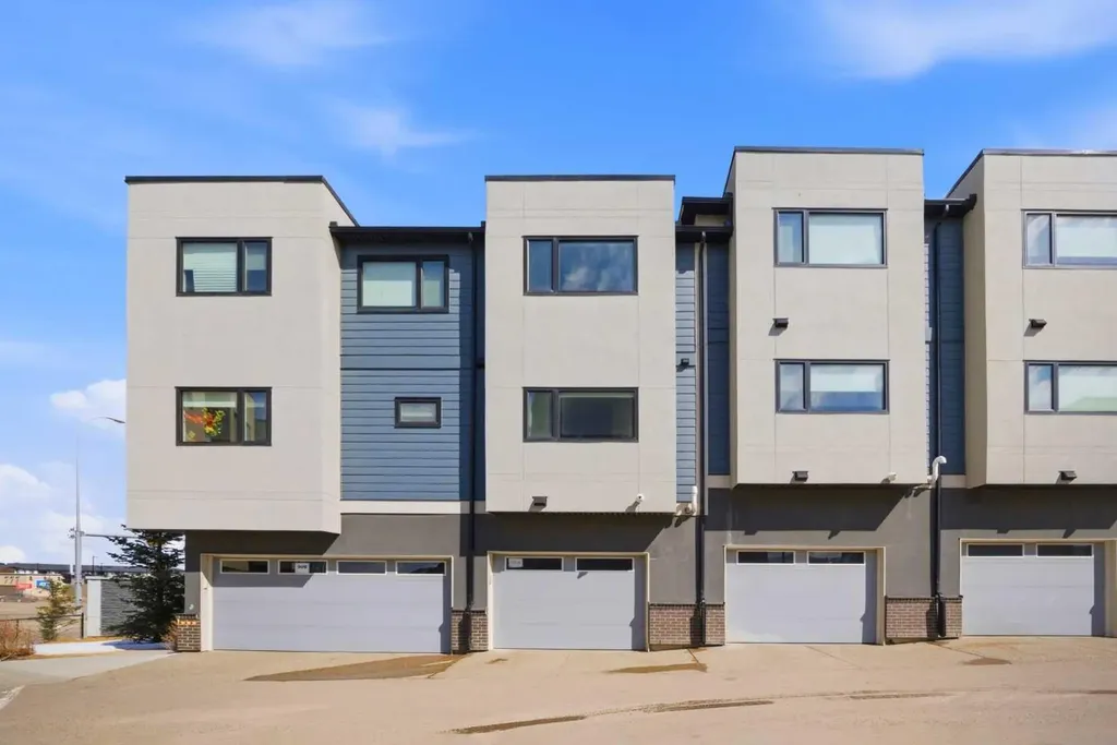 218 Sherwood Square NW Calgary AB T3R 0Y2