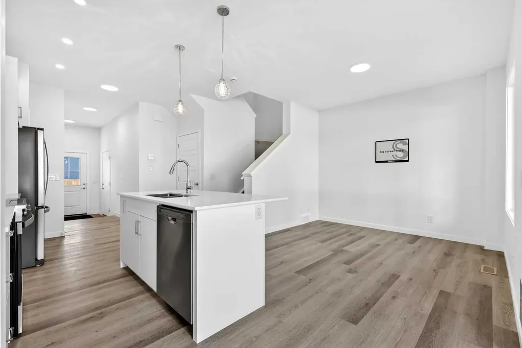 50 Creekside Way SW Calgary AB T2X 6E2