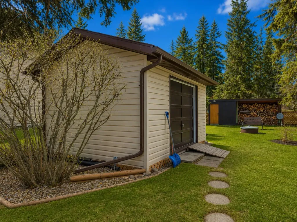 41513 Highway 771 Rural Lacombe County AB T0C 0J0