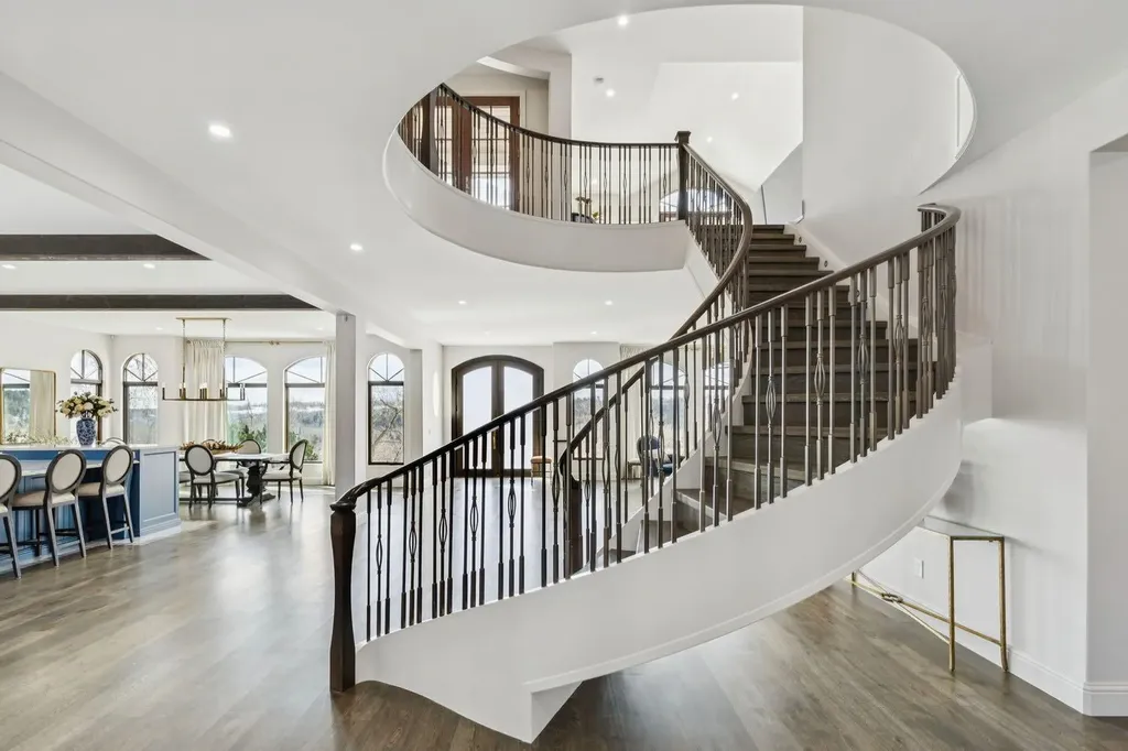 2908 Toronto Crescent NW Calgary AB T2N 3W2
