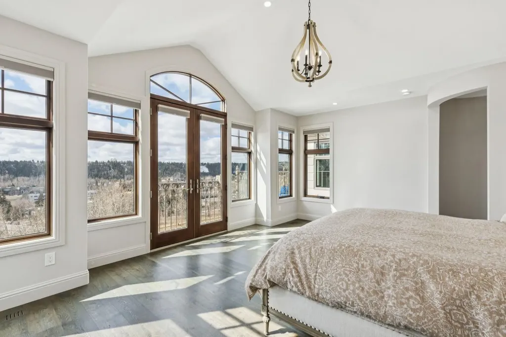 2908 Toronto Crescent NW Calgary AB T2N 3W2
