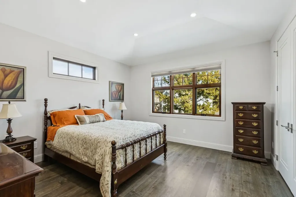 2908 Toronto Crescent NW Calgary AB T2N 3W2