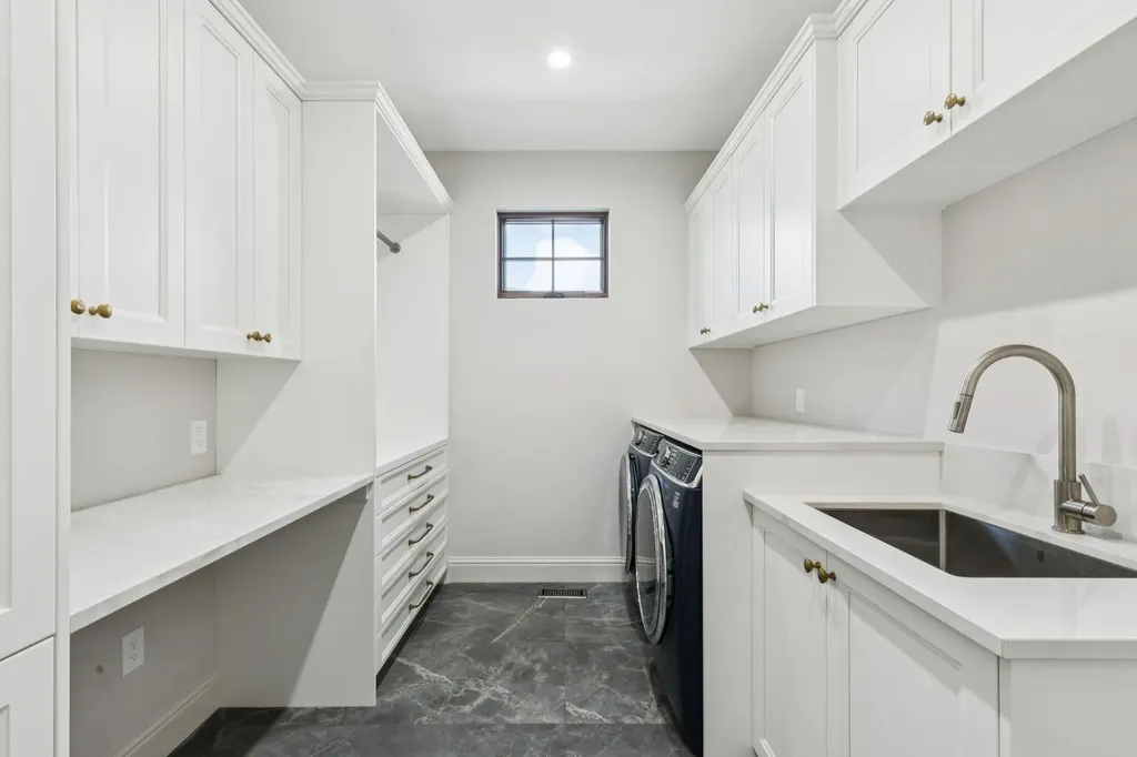 2908 Toronto Crescent NW Calgary AB T2N 3W2