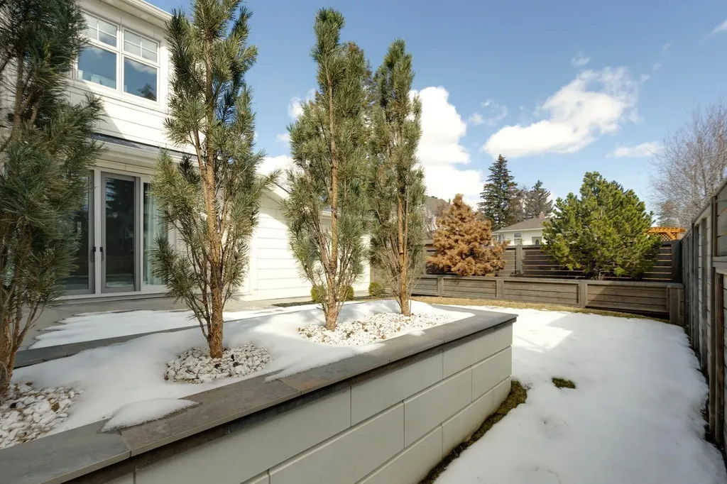 2908 Toronto Crescent NW Calgary AB T2N 3W2