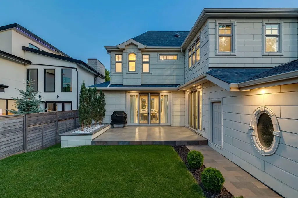 2908 Toronto Crescent NW Calgary AB T2N 3W2
