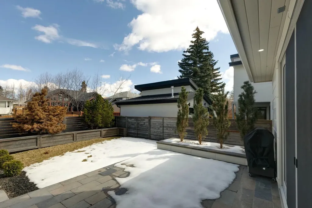 2908 Toronto Crescent NW Calgary AB T2N 3W2