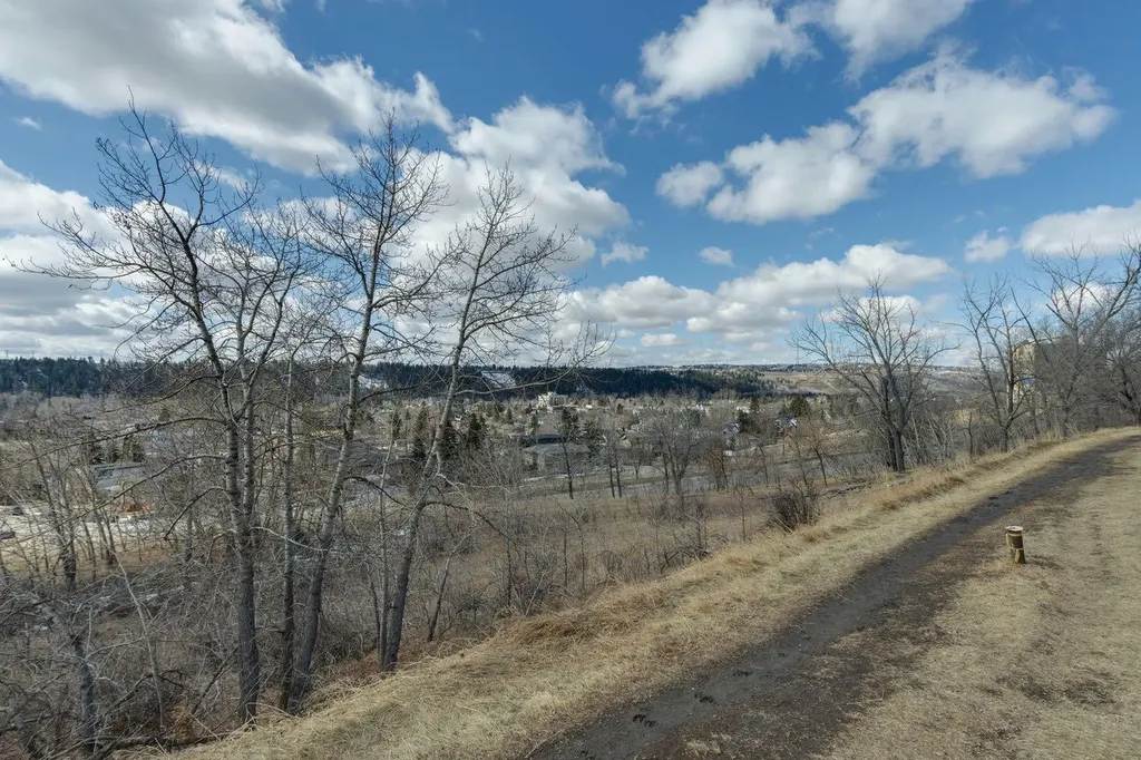 2908 Toronto Crescent NW Calgary AB T2N 3W2