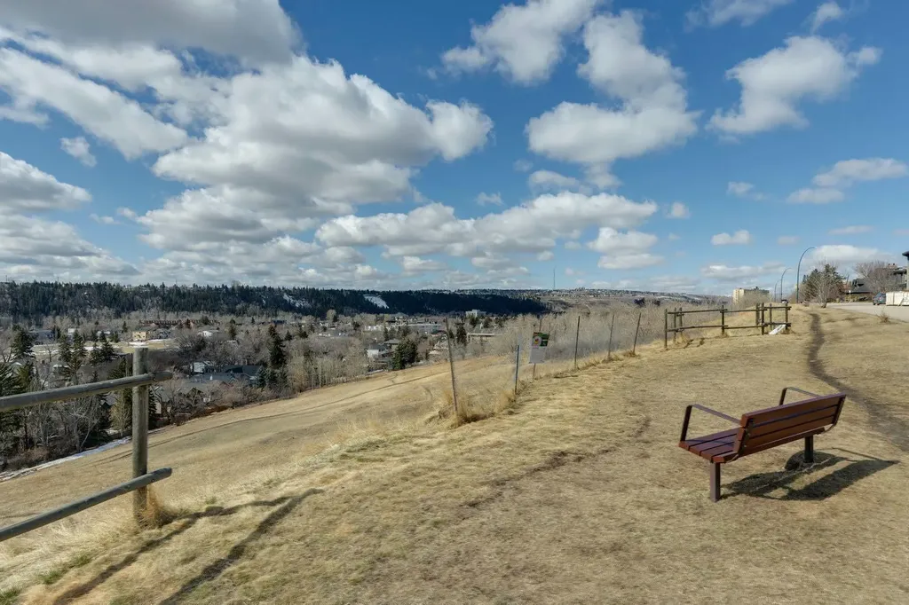2908 Toronto Crescent NW Calgary AB T2N 3W2