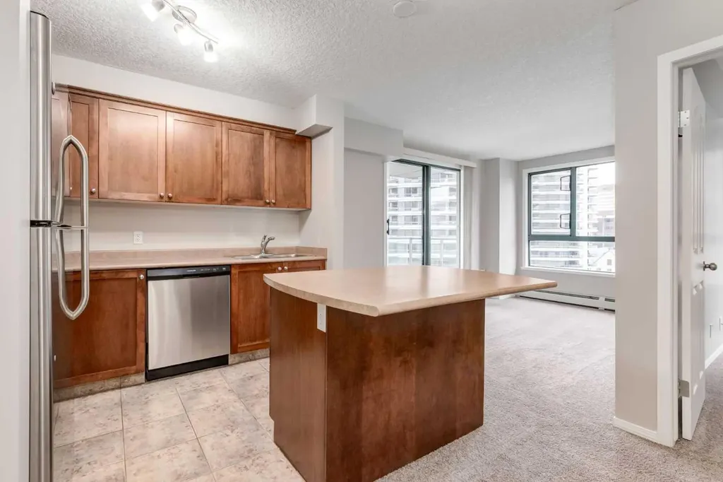 1111 6 Avenue SW Calgary AB T2P 5M5