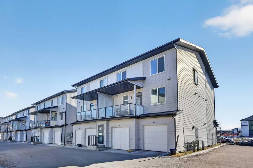 445 Redstone Walk NE Calgary AB T3N 1M5