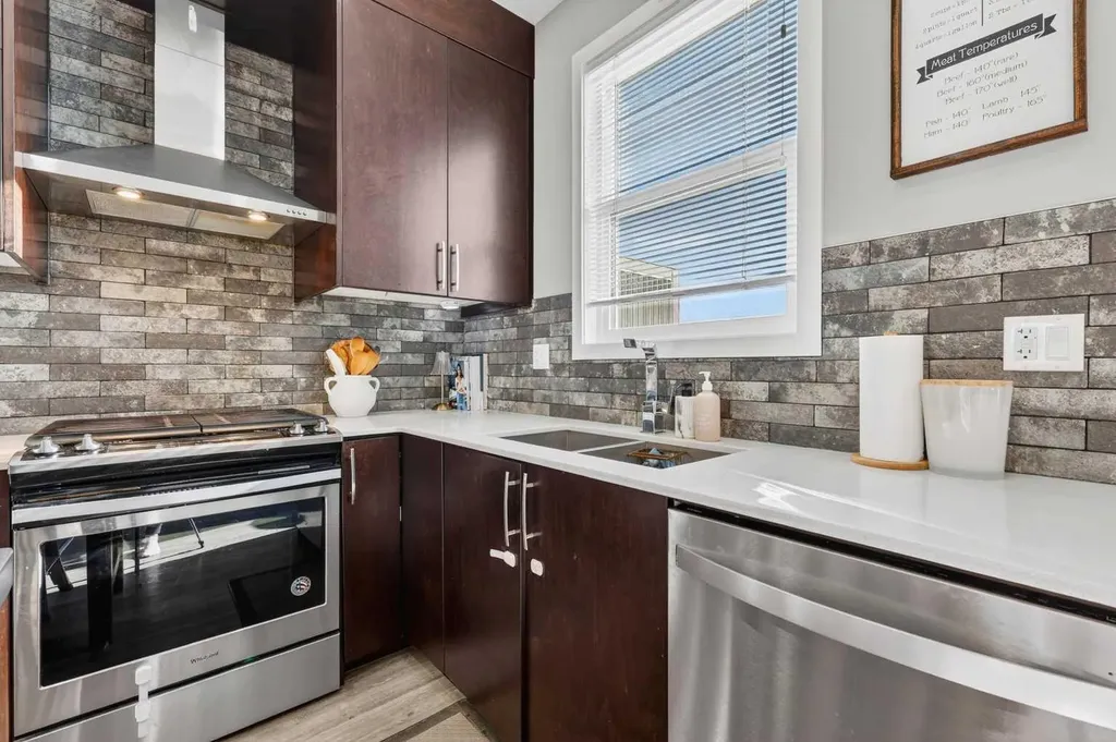 445 Redstone Walk NE Calgary AB T3N 1M5