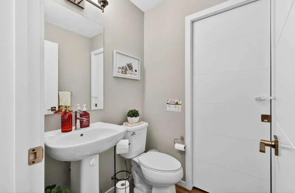 445 Redstone Walk NE Calgary AB T3N 1M5