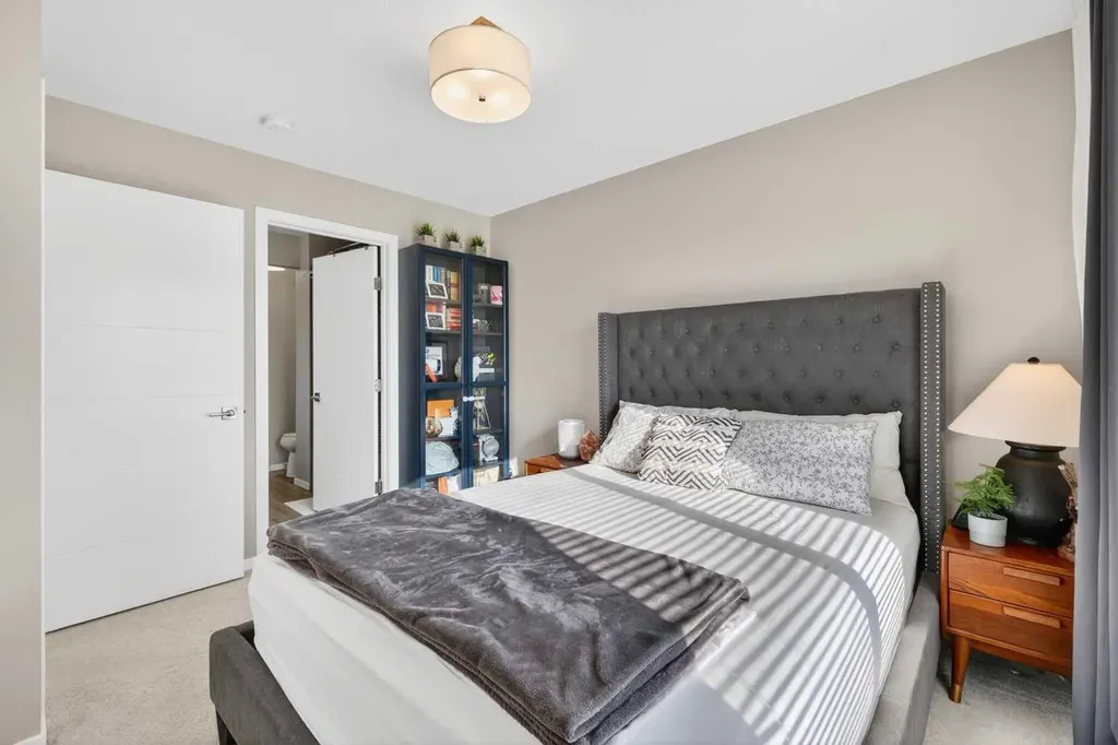 445 Redstone Walk NE Calgary AB T3N 1M5