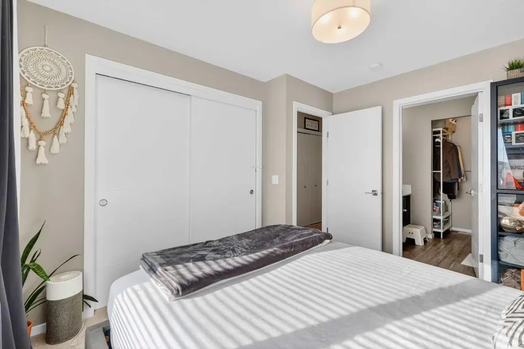 445 Redstone Walk NE Calgary AB T3N 1M5