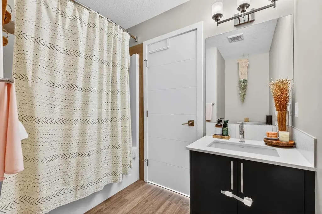 445 Redstone Walk NE Calgary AB T3N 1M5