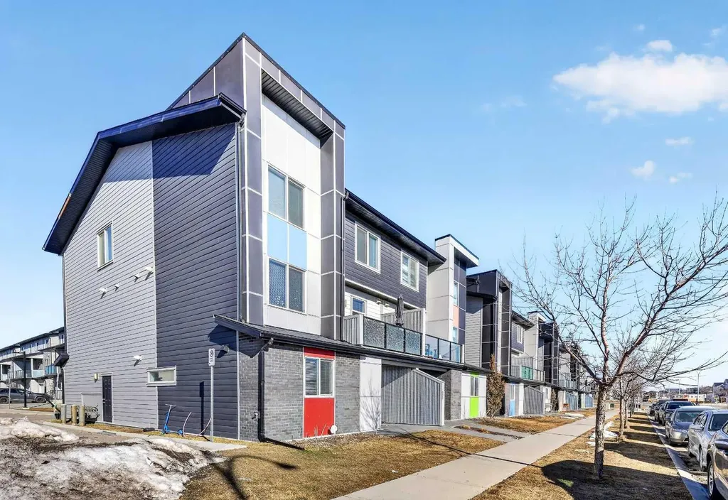 445 Redstone Walk NE Calgary AB T3N 1M5