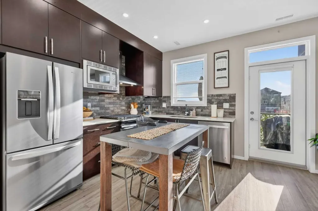 445 Redstone Walk NE Calgary AB T3N 1M5