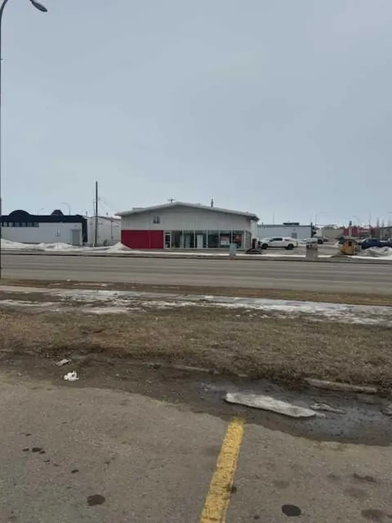 10505 118 Street Grande Prairie AB t8v 6l7
