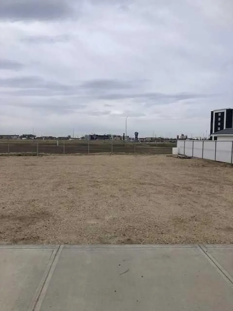 10505 118 Street Grande Prairie AB t8v 6l7