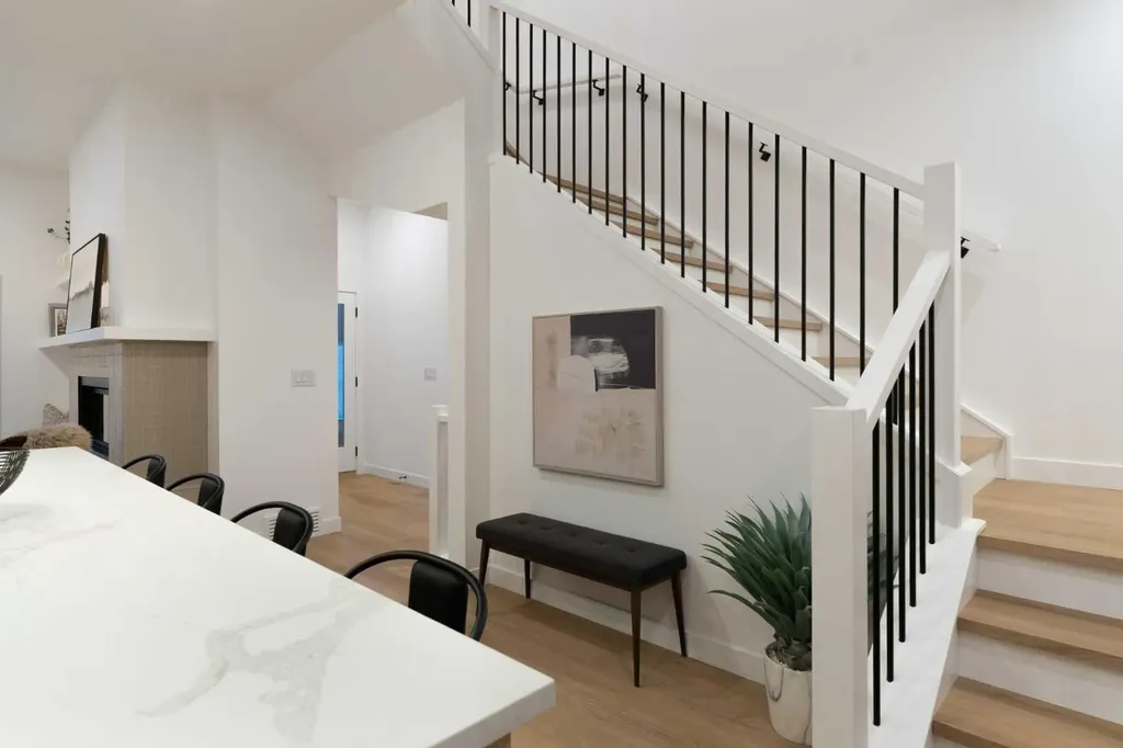 8916 33 Avenue Calgary AB T3B 1M6