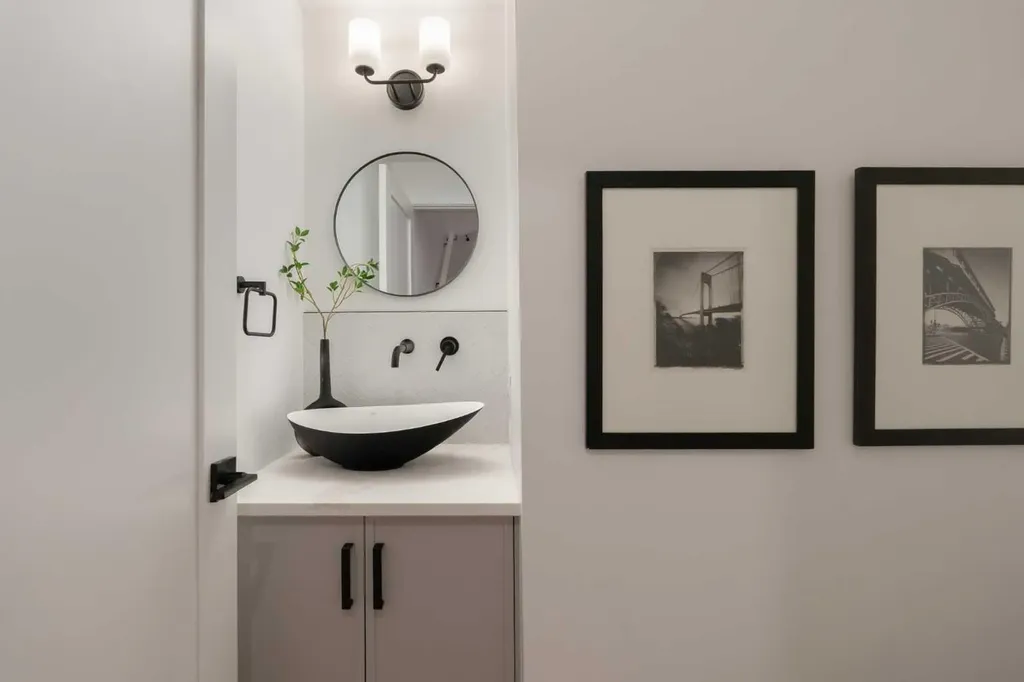 8916 33 Avenue Calgary AB T3B 1M6